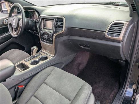 Used 2016 Jeep Grand Cherokee Laredo image 19