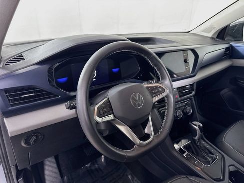 Certified 2023 Volkswagen Taos SE FWD image 4