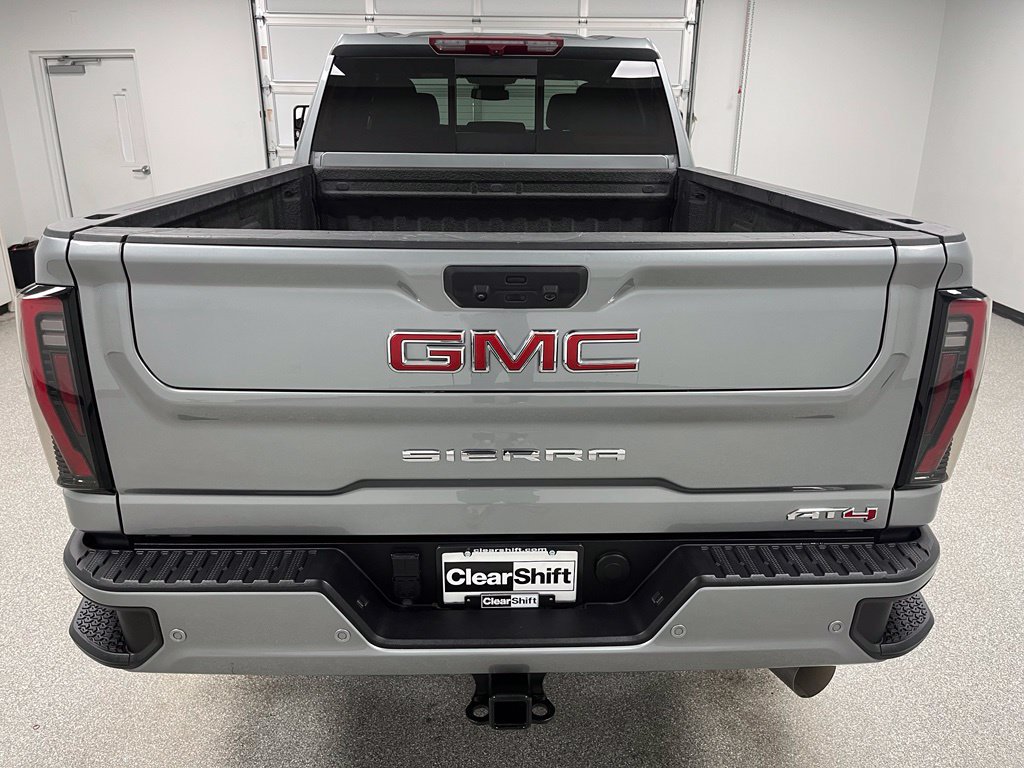 Used 2024 GMC Sierra 2500 AT4 w/ AT4 Preferred Package AWD/4WD image 9