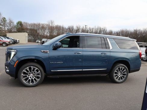 New 2026 GMC Yukon XL Elevation w/ LPO, Floor Liner Package AWD/4WD image 5