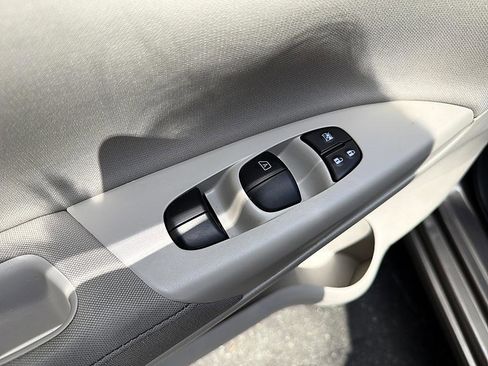 Used 2015 Nissan Sentra SV w/ Style Package image 10