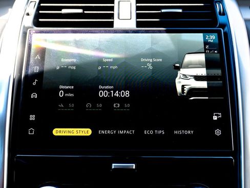 Certified 2025 Land Rover Discovery Dynamic SE AWD/4WD image 27