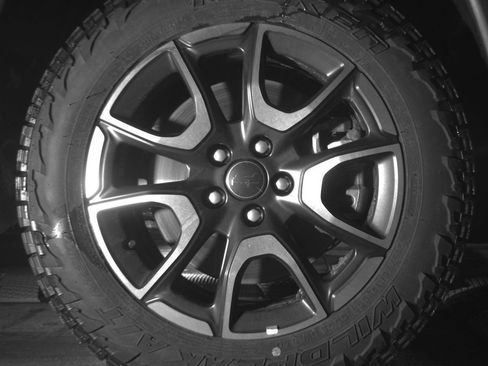 Used 2025 Jeep Compass Trailhawk image 13