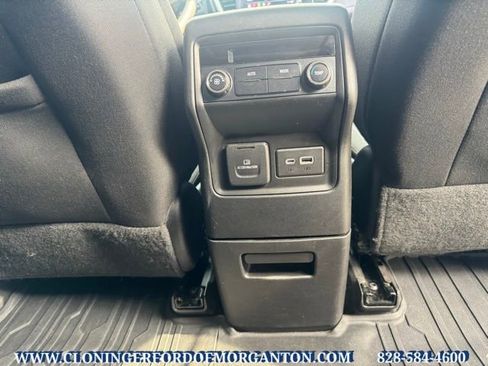 Used 2022 GMC Acadia SLE w/ Driver Convenience Package image 19