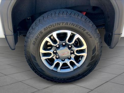 Used 2022 GMC Sierra 2500 AT4 image 10