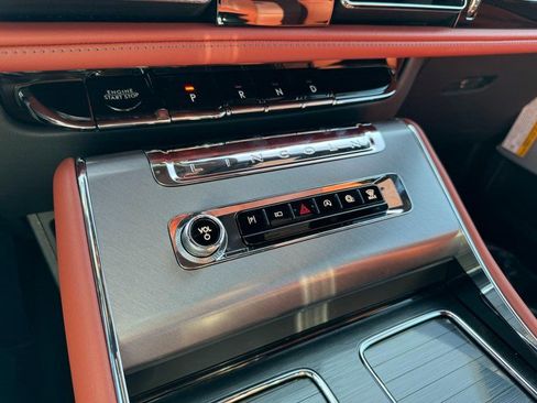 New 2025 Lincoln Aviator Reserve w/ Equipment Group 201A AWD/4WD image 17