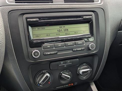 Used 2011 Volkswagen Jetta SE image 13