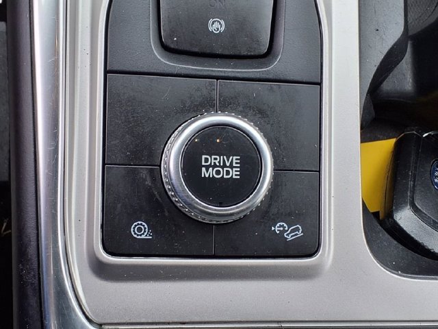 Used 2022 Ford Explorer Limited w/ Equipment Group 301A AWD/4WD image 26