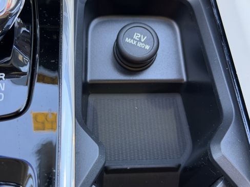 New 2026 Volvo XC60 B5 Ultra w/ Climate Package image 25