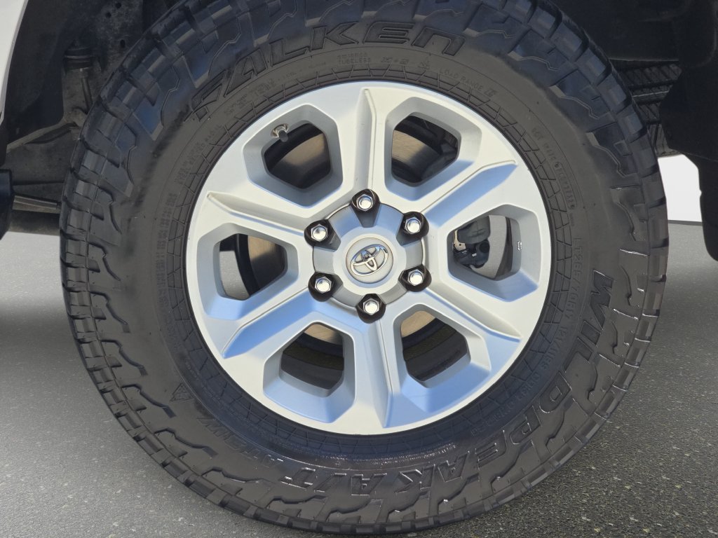 Used 2019 Toyota 4Runner SR5 Premium AWD/4WD image 36