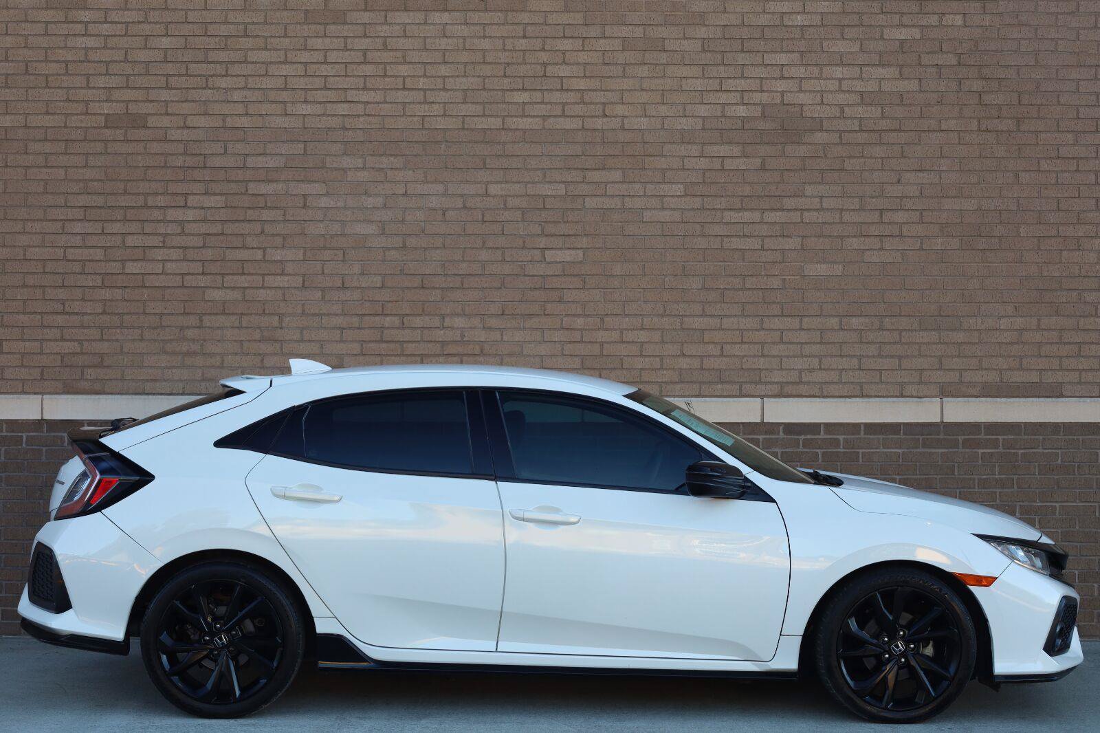 Used 2017 Honda Civic Sport image 3