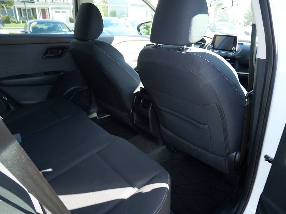 Used 2023 Nissan Rogue S AWD/4WD image 27