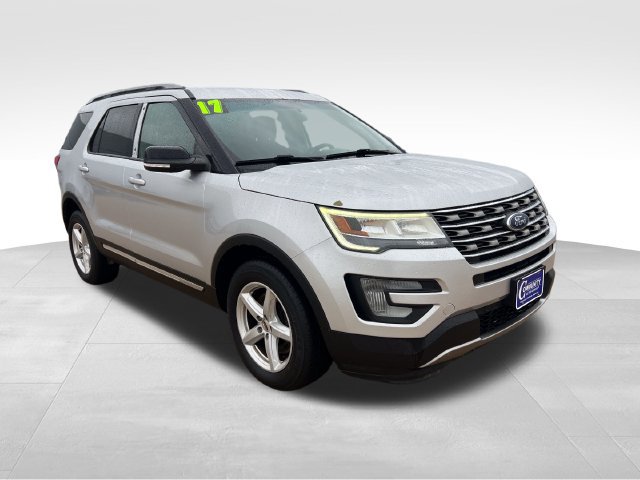 Used 2017 Ford Explorer XLT AWD/4WD image 9