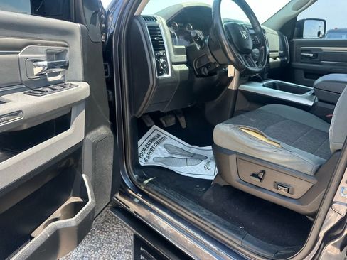 Used 2017 RAM 1500 Big Horn AWD/4WD image 30