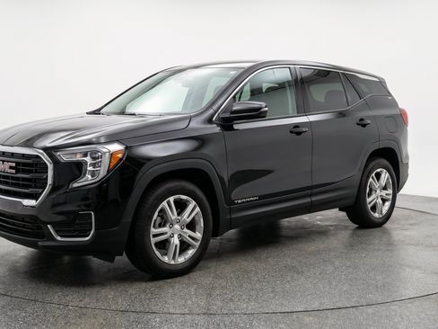 Used 2024 GMC Terrain SLE FWD image 3