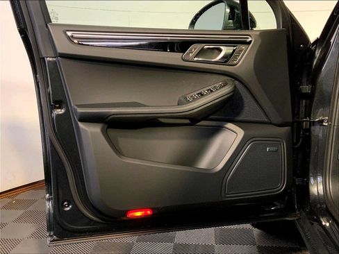 Certified 2026 Porsche Macan AWD/4WD image 20