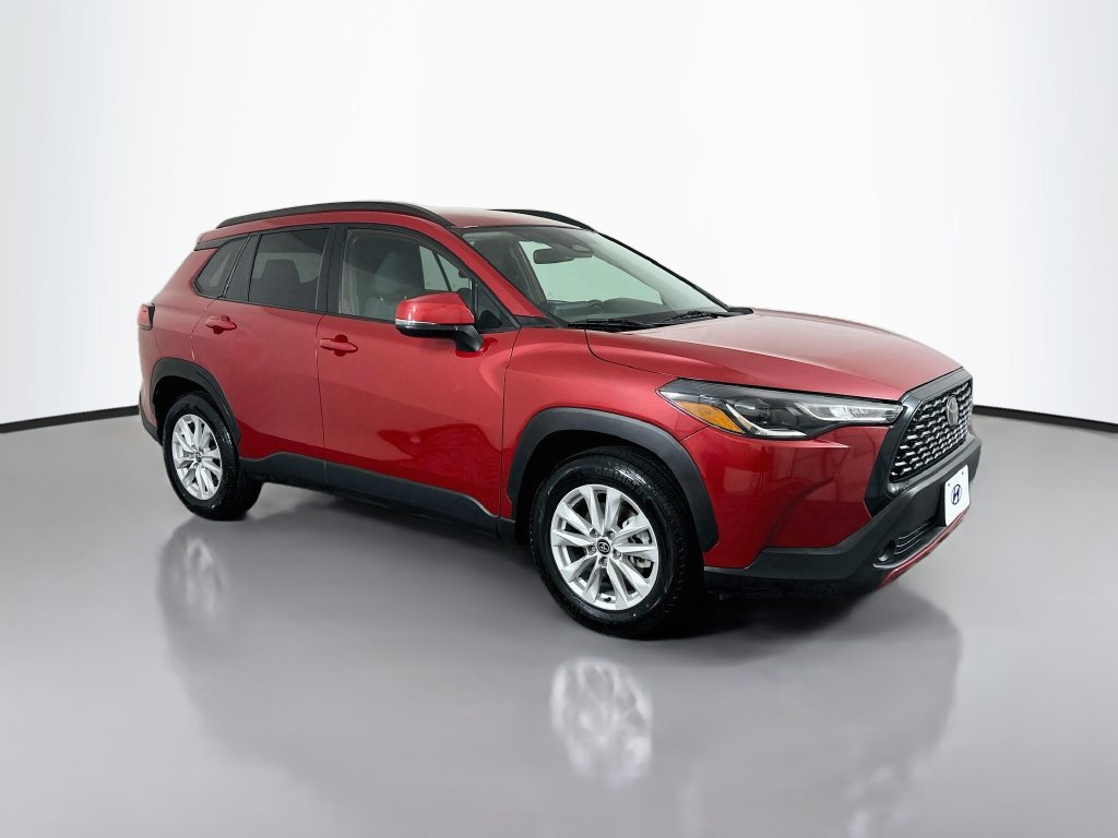 Used 2023 Toyota Corolla Cross LE FWD image 3