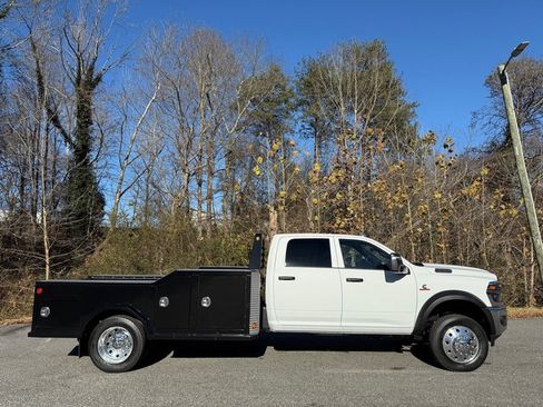 New 2026 RAM 5500 Tradesman w/ Chrome Appearance Group AWD/4WD image 6