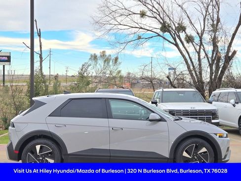 New 2026 Hyundai Ioniq 5 SE image 3