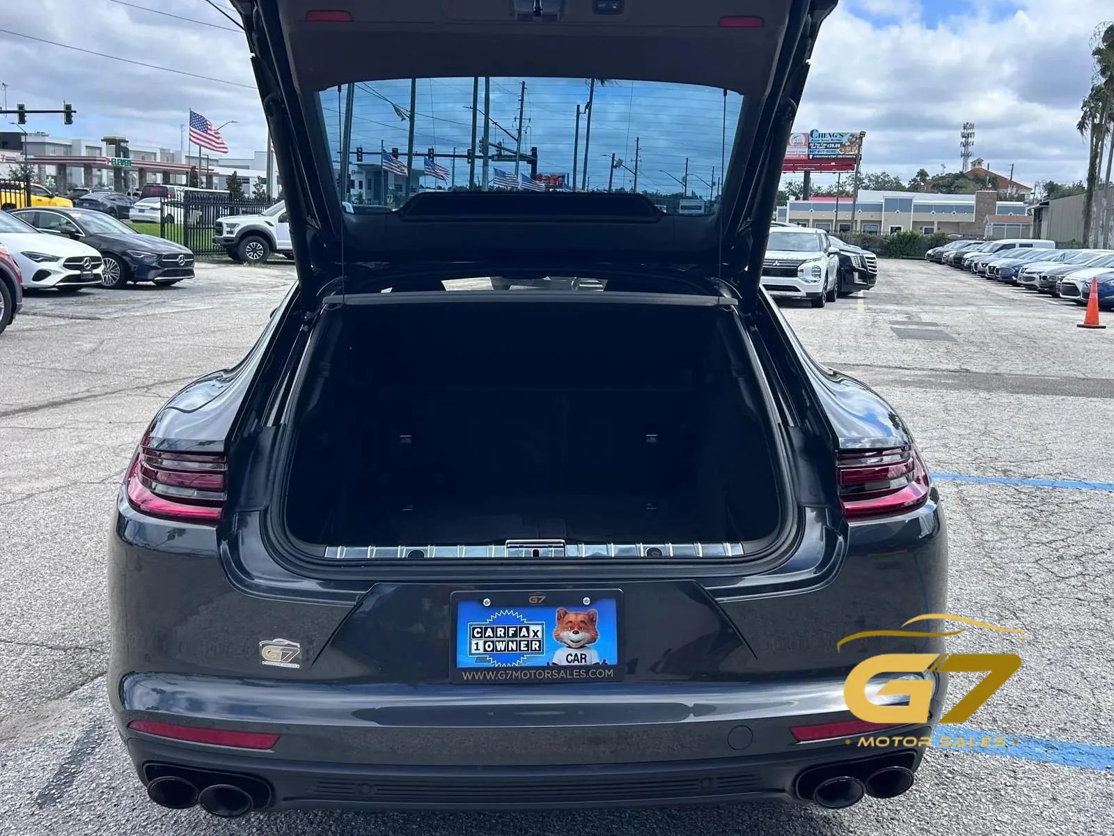 Used 2018 Porsche Panamera RWD image 7