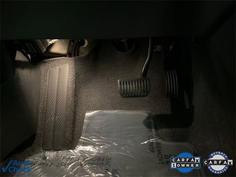 Used 2025 Volvo XC40 B5 Core image 29