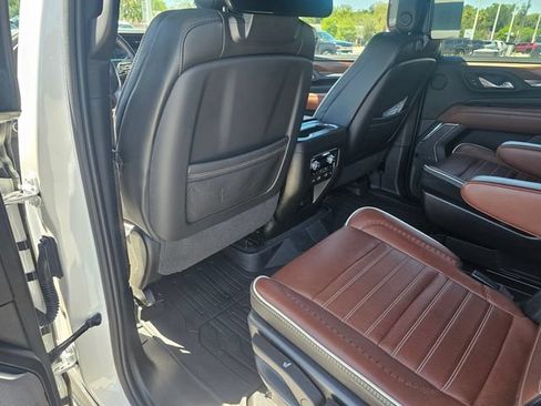 Used 2023 GMC Yukon Denali Ultimate AWD/4WD image 24