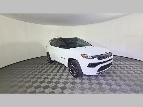 Used 2022 Jeep Compass High Altitude AWD/4WD image 34