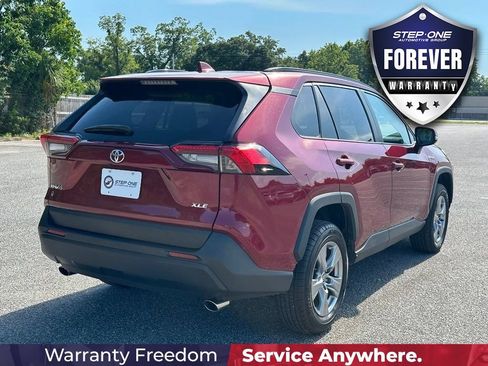 Used 2025 Toyota RAV4 XLE FWD image 7