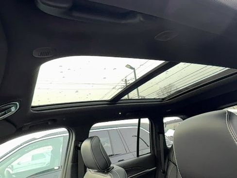 New 2025 Jeep Grand Cherokee Limited image 8