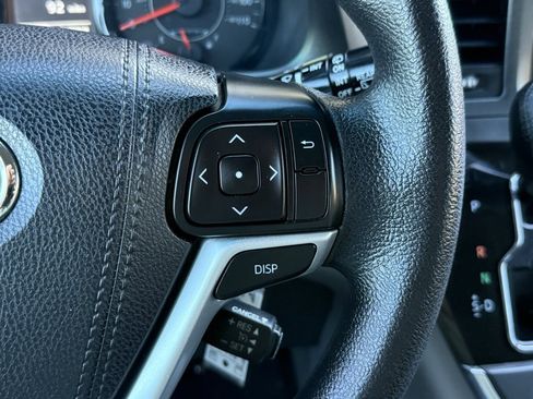 Used 2017 Toyota Sienna L image 33