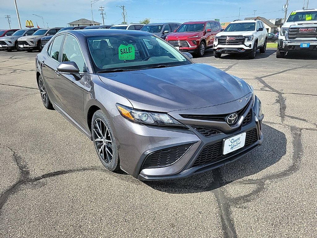 Used 2023 Toyota Camry SE FWD image 3