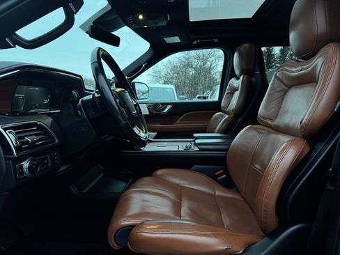 Used 2020 Lincoln Navigator L Reserve w/ Equipment Group 208A Reserve image 19