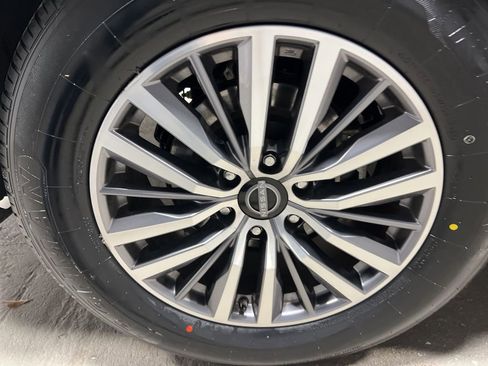 Used 2023 Nissan Armada SL w/ Captain's Chairs Package image 44