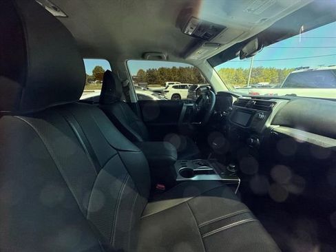 Used 2015 Toyota 4Runner SR5 image 3