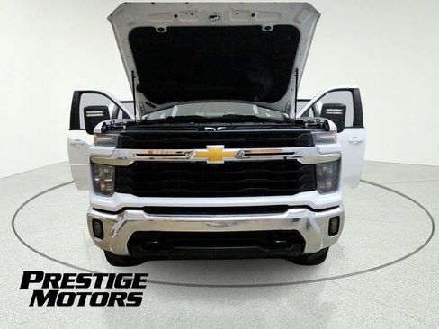 Used 2024 Chevrolet Silverado 3500 LT w/ True North Edition AWD/4WD image 9