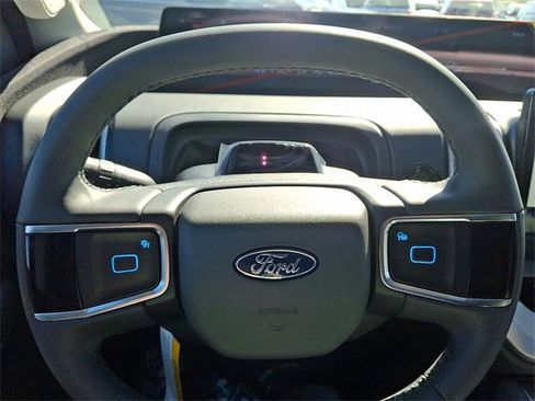 New 2025 Ford Expedition Active image 13