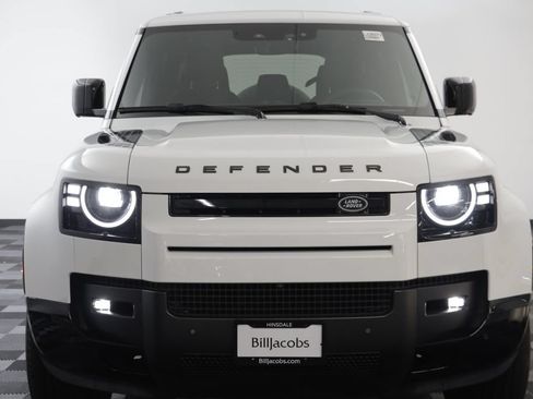 Certified 2026 Land Rover Defender 110 X-Dynamic SE AWD/4WD image 23