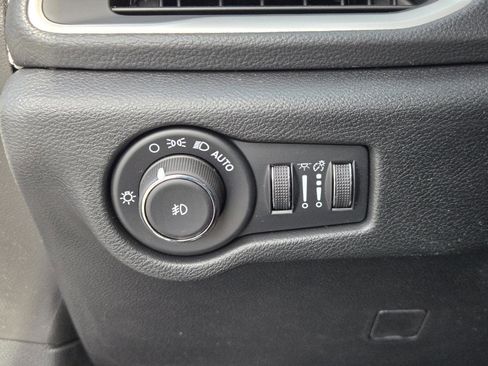 New 2026 Chrysler Pacifica Select image 21