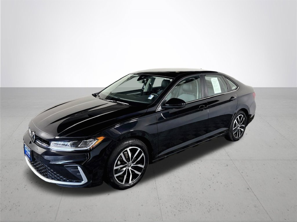 Certified 2026 Volkswagen Jetta SE FWD image 2