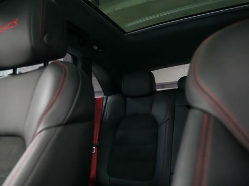 New 2026 Porsche Macan GTS image 36