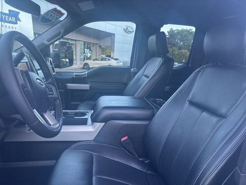 Used 2020 Ford F250 Lariat w/ Chrome Package image 10