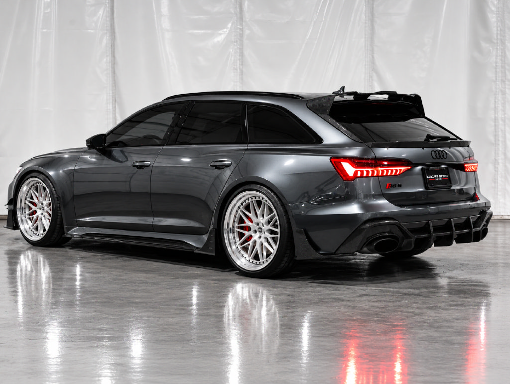Used 2023 Audi RS 6 AWD/4WD image 3