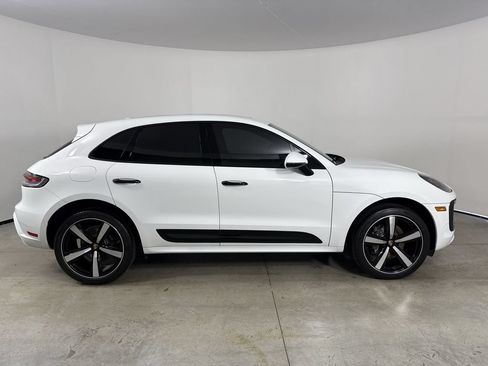 Certified 2024 Porsche Macan w/ Premium Plus Package AWD/4WD image 8
