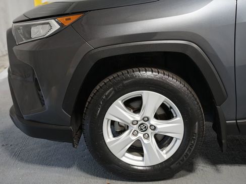 Used 2020 Toyota RAV4 XLE image 5