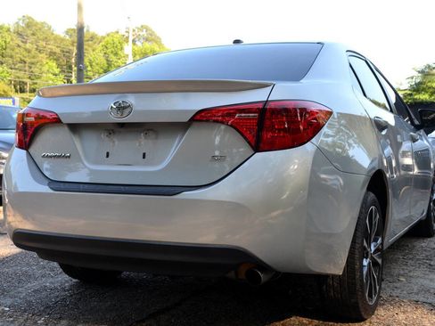 Used 2017 Toyota Corolla SE w/ SE Premium Package FWD image 7