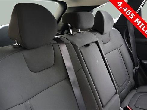 Used 2025 Hyundai Tucson SE image 14