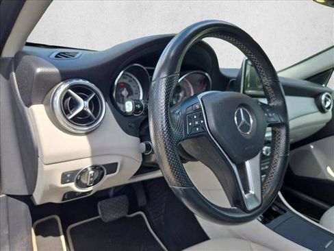 Used 2015 Mercedes-Benz GLA 250 4MATIC image 7