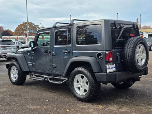 Used 2018 Jeep Wrangler Unlimited Sport S image 27