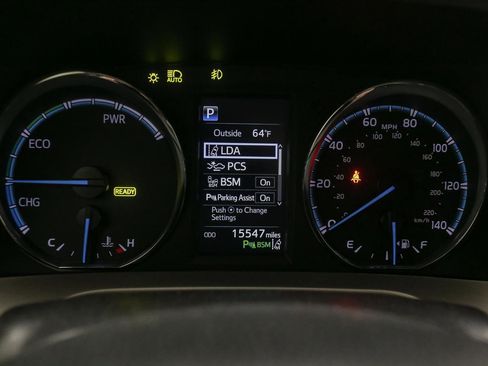 Used 2018 Toyota RAV4 Limited AWD/4WD image 39