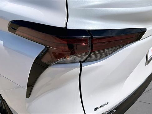Used 2026 Toyota Sienna XLE FWD image 29